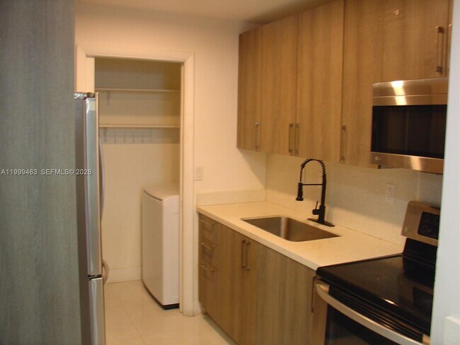 Building Photo - 19025 NW 62nd Ave