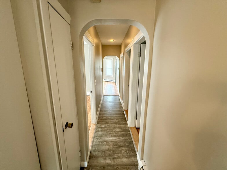 Building Photo - 43 Fruit Hill Ave