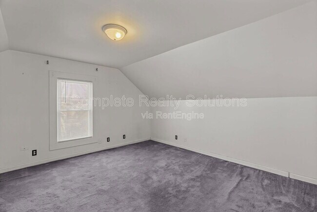 Building Photo - 409 Harrison Ave