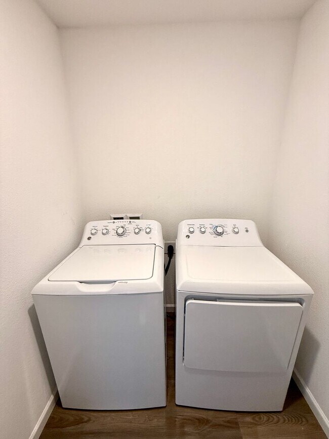 Building Photo - Spacious 4 Bedroom Home with Solar & Modern Upgrades- Available Now!