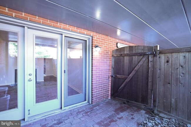 Building Photo - 1413 Oronoco St