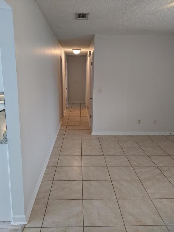 Building Photo - 825 Boulevard De L'Orleans