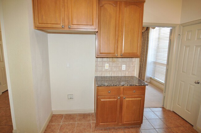 Building Photo - Stunning 4-2-2 in Ft. Worth – Keller ISD!