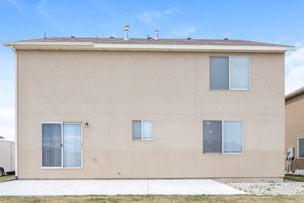 Building Photo - 485 River Way