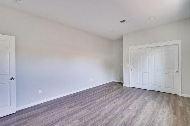 Building Photo - Excellent 2 bed 1 Bath ADU