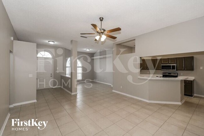 Building Photo - 3421 Provincial Cir S
