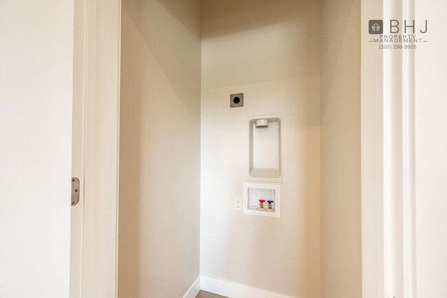 Building Photo - BRAND NEW 2 bed/  2 bath twin home with Ga...