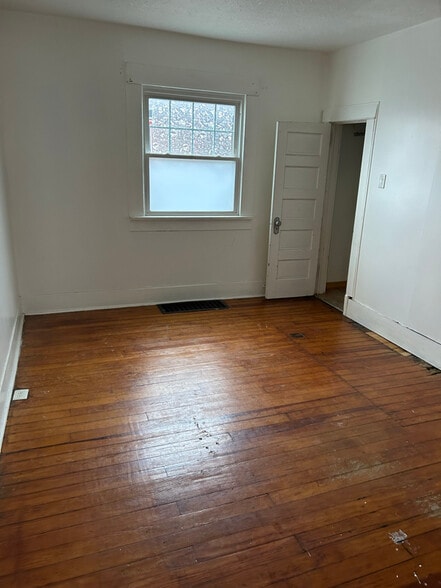 Building Photo - 2006 S Mulberry St