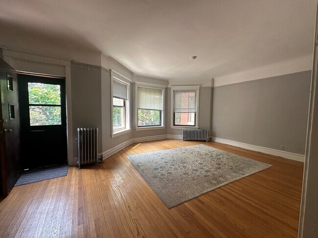 Building Photo - 5117 S Kimbark Ave