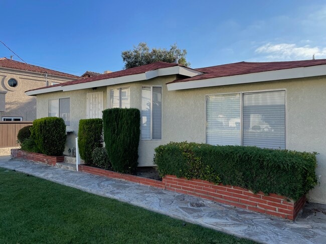 Building Photo - 1607 Phelan Ln