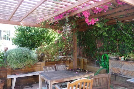 Building Photo - 2756 Locksley Pl