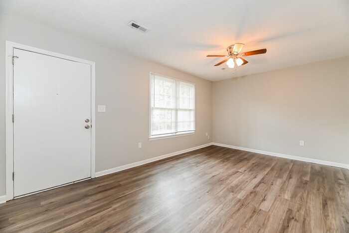 Building Photo - 7720 Mendelwood Dr
