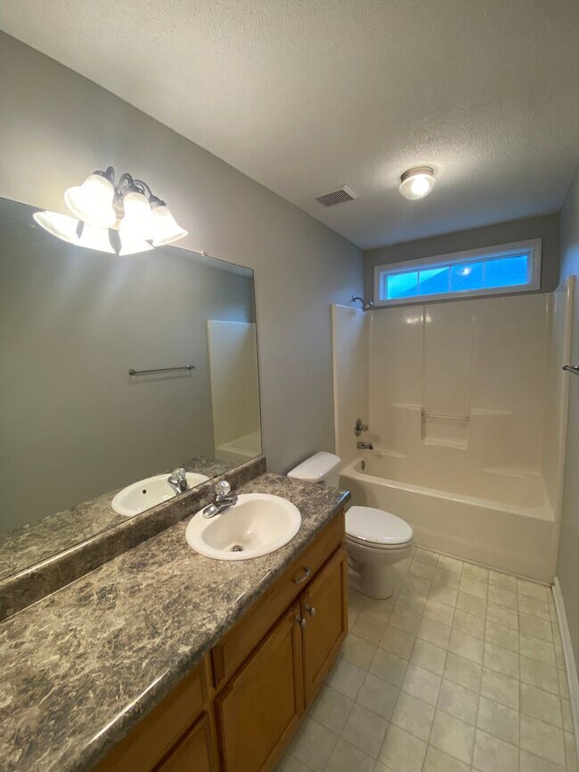 Building Photo - 204 Wembley Dr