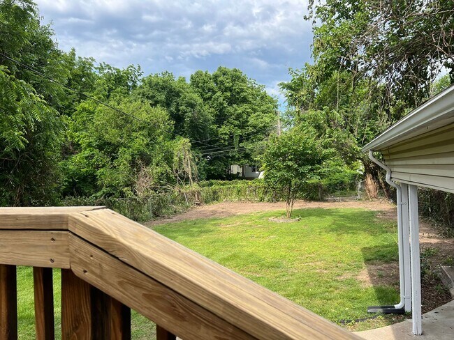 Building Photo - Recently Updated 3 Bedroom near OTC