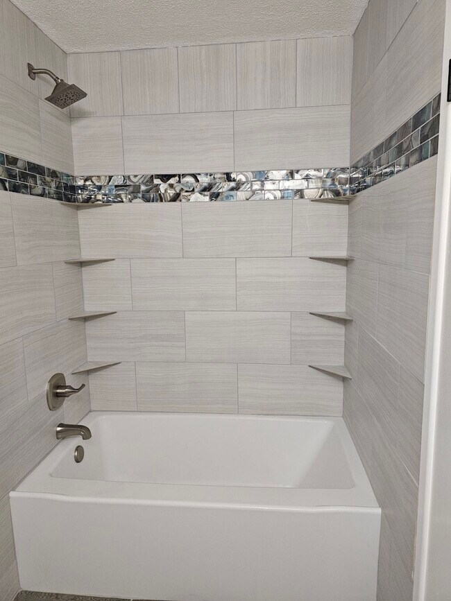 Primary Photo - 3929 Larchmont St