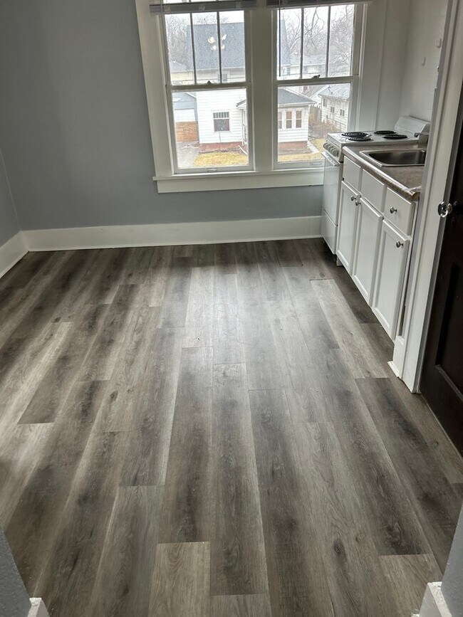 Building Photo - 3718 S Wayne Ave