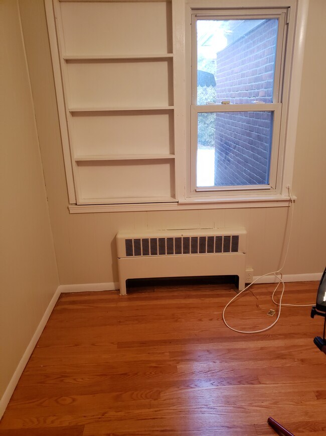 Building Photo - 19 Maplewood Ave