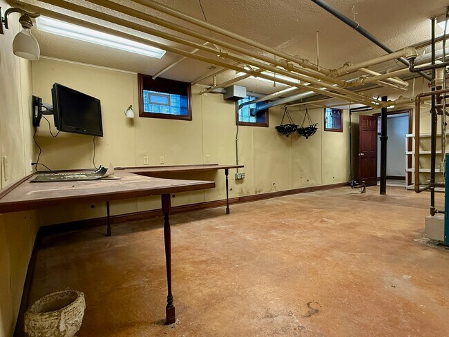 Building Photo - 2723-25-25A N Downer