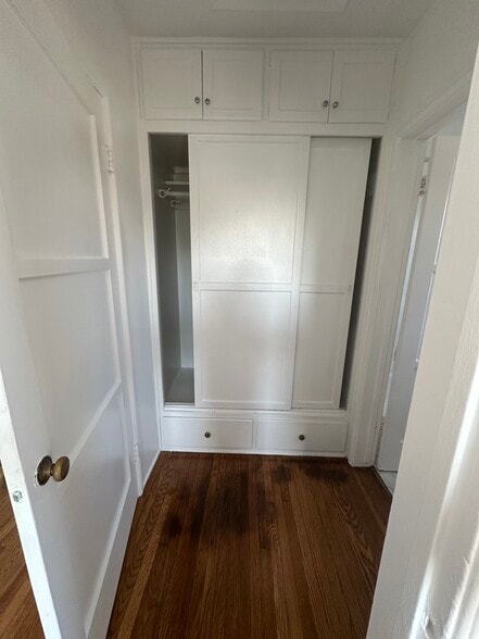 Dressing area and closet - 1444 S Ogden Dr
