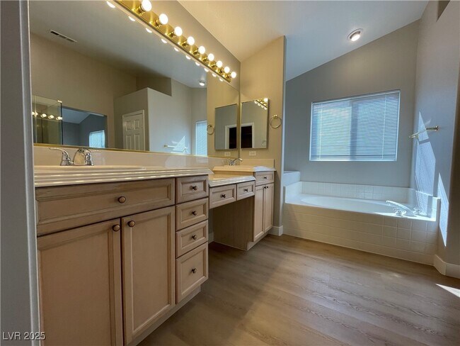 Building Photo - 8463 Antique Cameo Ave