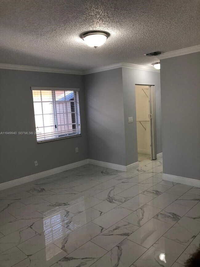 Building Photo - 4939 SW 144th Ave