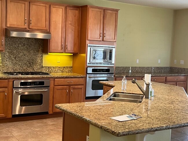 Building Photo - 41530 Yew St