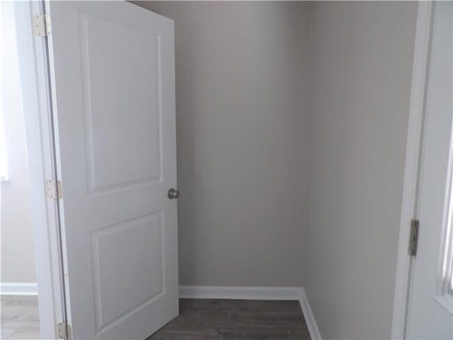 Building Photo - 122 Tracy Ln