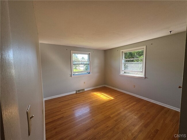Building Photo - 7870 Oneida Trail