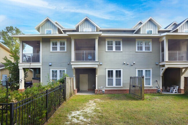 Building Photo - 1201 Dingle Rd