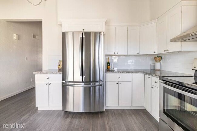 Building Photo - 2 br, 2 bath Townhome - 5511 North 71st Place