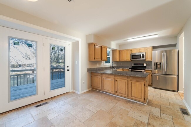 Building Photo - 1553 Templeton Pl