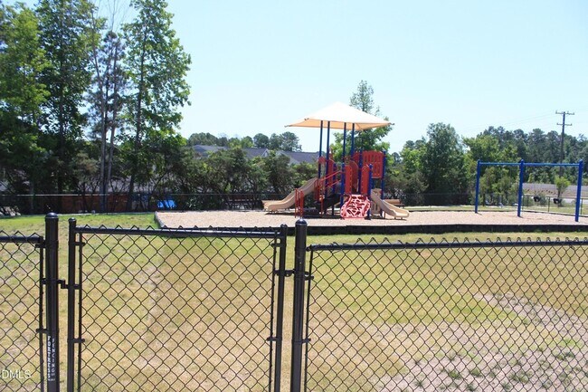 Building Photo - 1212 Nightshade Dr