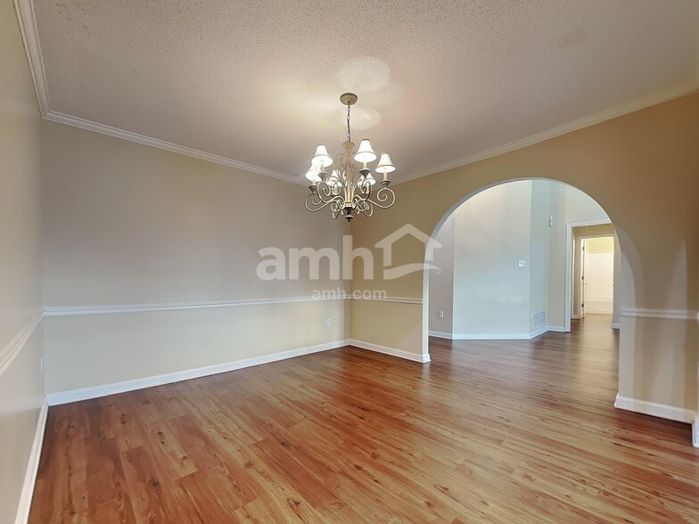 Building Photo - 5717 Antler Trail