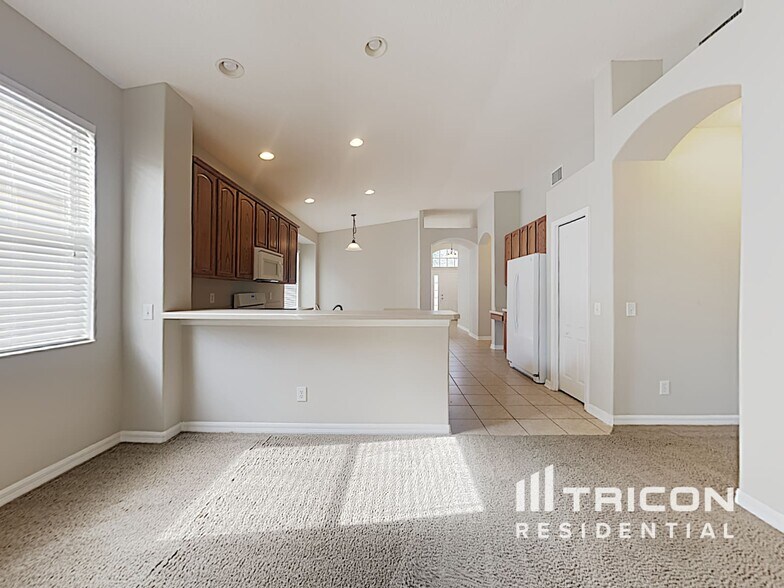 Building Photo - 5112 Clover Mist Dr