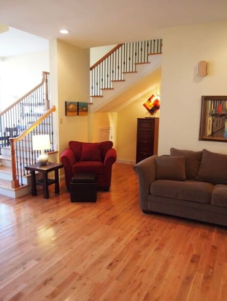 Building Photo - 4376 Olive St