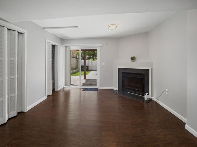 Building Photo - 129 Joyceton Way