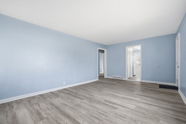 Building Photo - 2719 Dewey St