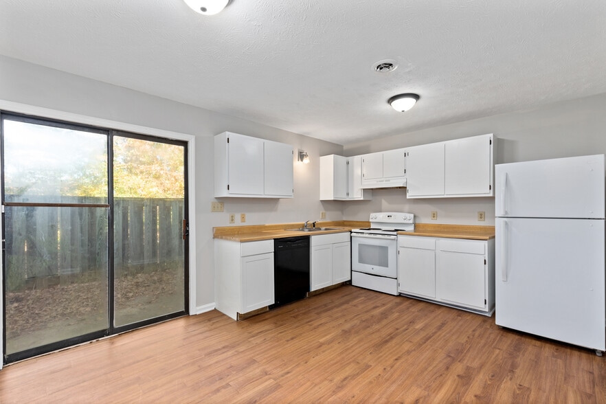 Building Photo - 5902 Aftonshire Dr