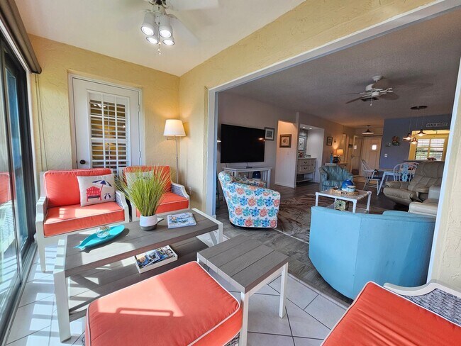 Building Photo - Seasonal Short-Term 2 Bedroom 2 Bathroom Second Floor Condo in Mission Lakes!