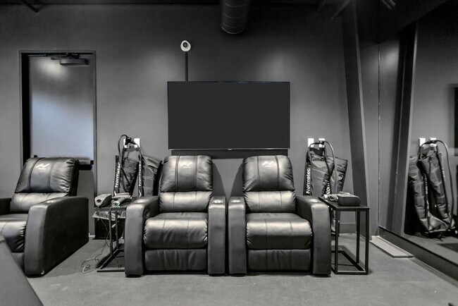 Building Photo - 10881 McCan Ct