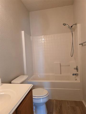 Building Photo - 4758 Marina Del Rd