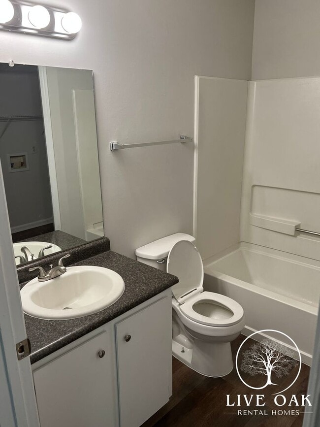 Building Photo - MOVE-IN SPECIAL: $500 OFF 1st MONTH'S RENT!**