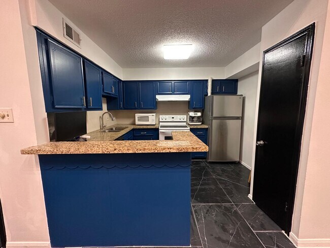 Building Photo - 2574 Marilee Ln