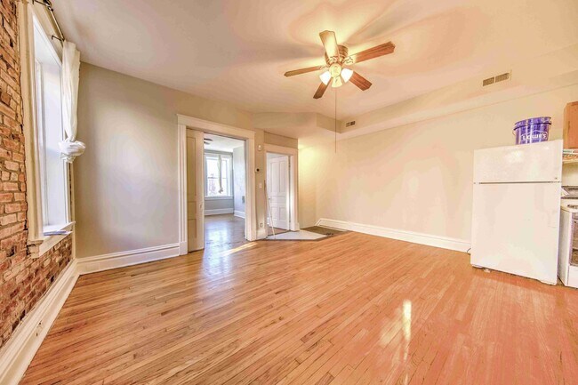 Building Photo - 3537 Giles Ave