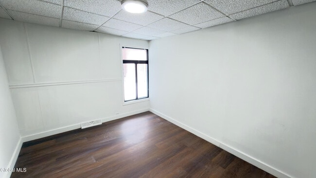 Building Photo - 3132 6th Ave