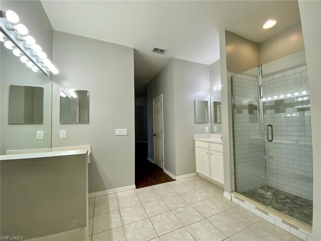 Building Photo - 74 Burnt Pine Dr