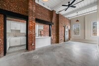 Building Photo - 34 Tremaine St