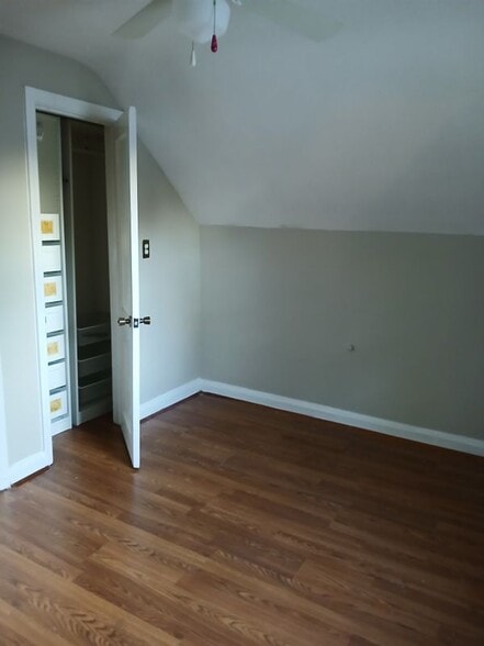 Building Photo - 5215 Muth Ave
