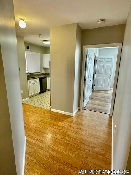 Building Photo - 1 Cityview Ln