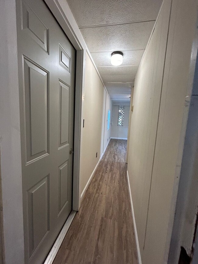 Building Photo - 2 Bedroom, 2 Bathroom- 153A Lone Oak Rd